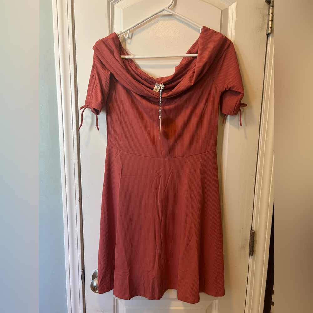 Hayden Off-Shoulder Midi Dress in Rust
